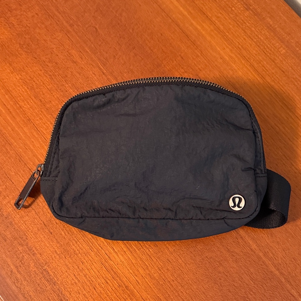lululemon athletica Everywhere Belt Bag
